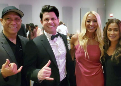 Hawaii Magician Illusionist | John and Michelle Randall | Close Up Magic | Table Magic | Illusions